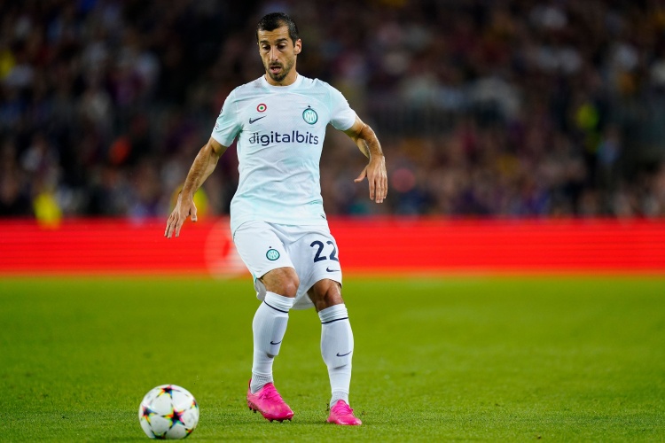 记者:恰20缺阵&泽林斯基替补,国米对阵维罗纳点球手是姆希塔良