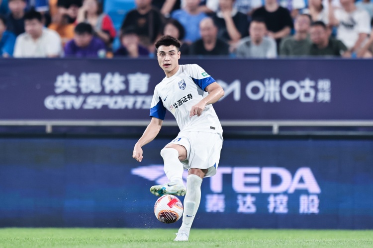 满血复活!吾米提江去年8月颅骨骨折,复出后接连入选国青和国足