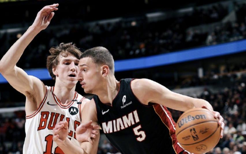 2万观众看了两小时拖地！球员集体抗议退场！论业余，NBA是专业的