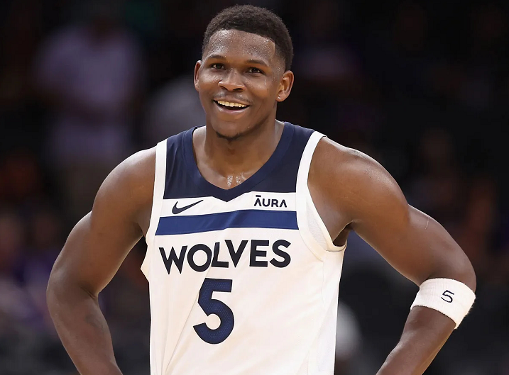 25分7板9助！就在今天，一项由科比保持的NBA纪录被华子打破了