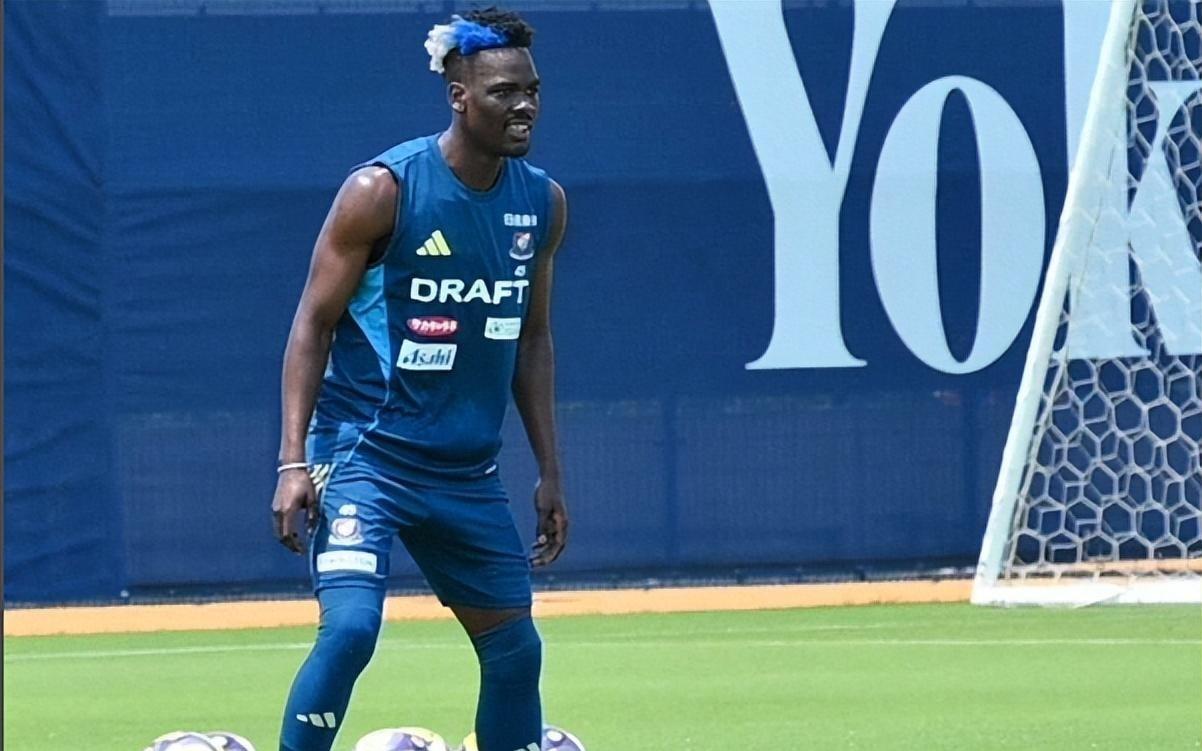 刚来就想走上海海港新外援：踢中超是