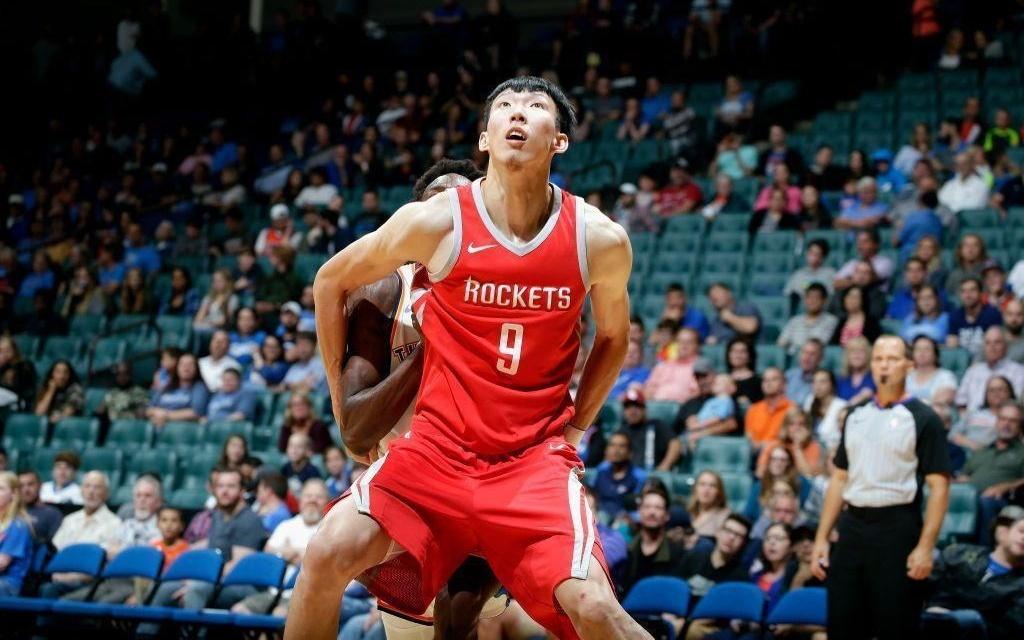 周琦：很多国外球员挺看不起亚洲人，职业生涯最多十几年需要为以后考虑