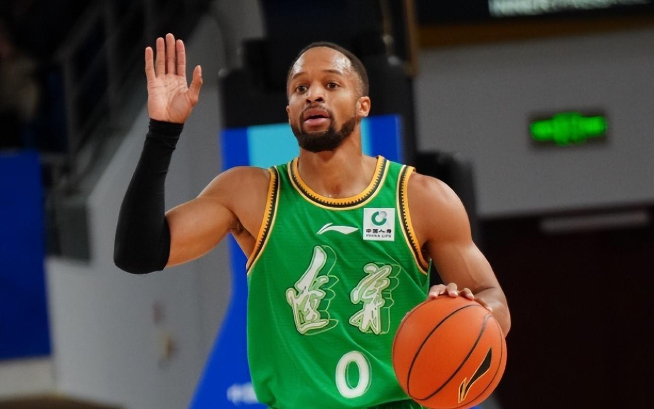 辽宁2将实力严重下滑！布朗无法适应CBA，张陈治锋毫无作用！