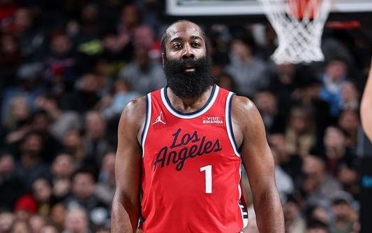 哈登生涯19场比赛出手少于15次轰30+！联盟历史后卫第一人