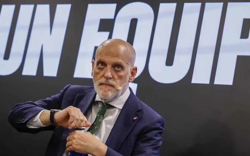 特瓦斯谈西蒙尼和维尼修斯冲突：这都是场上的事，只是小插曲