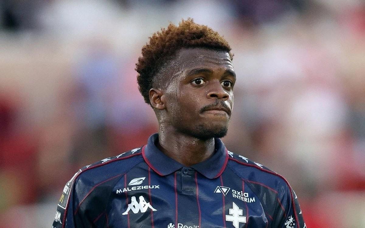 队报：西汉姆对梅斯中场杜尔感兴趣，但