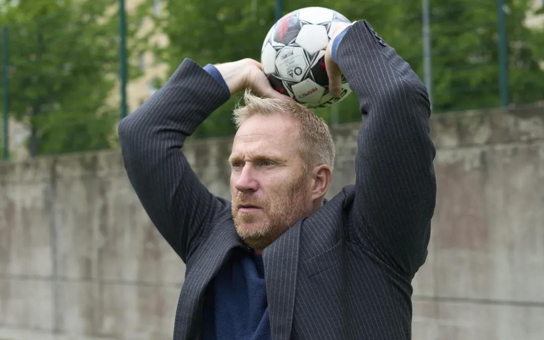 泰晤士：阿森纳聘请界外球教练格罗内马克，后者曾效力利物浦