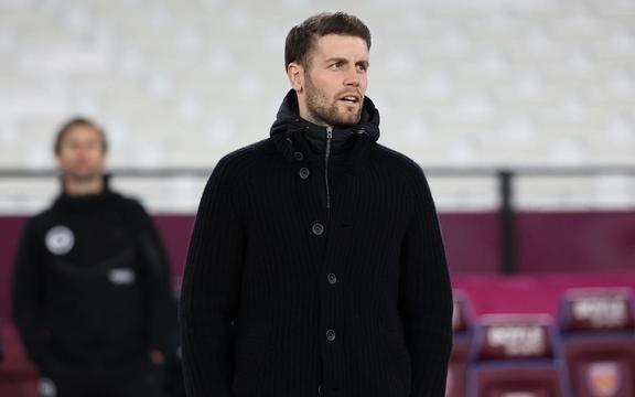 许尔策勒：我喜欢谢什科这个球员，他具备成为优秀中锋的条件