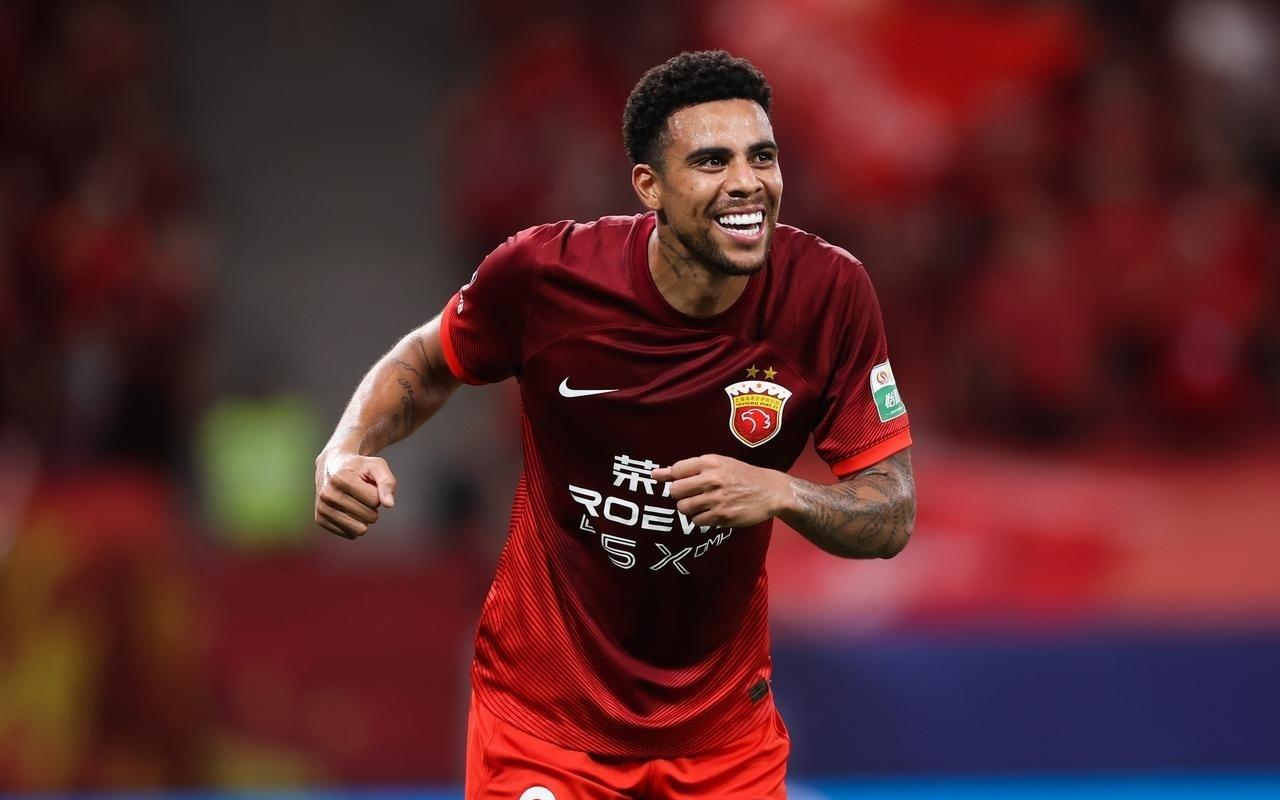 大反转！上港必走之人又要回来了沪媒透露球队骚操作，球迷热议