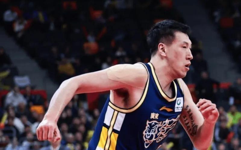 广东8771同曦2喜2忧!胡明轩+焦泊乔复苏,杜润旺防守仍差!