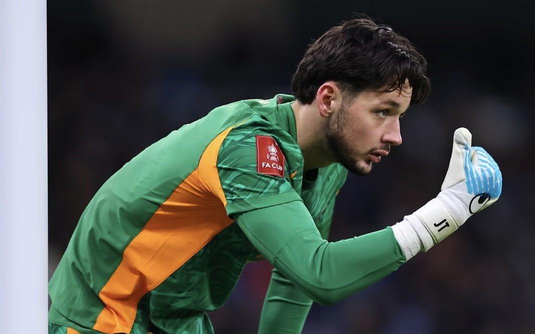 埃迪豪:特拉福德是一名非常优秀的门将,我非常欣赏他