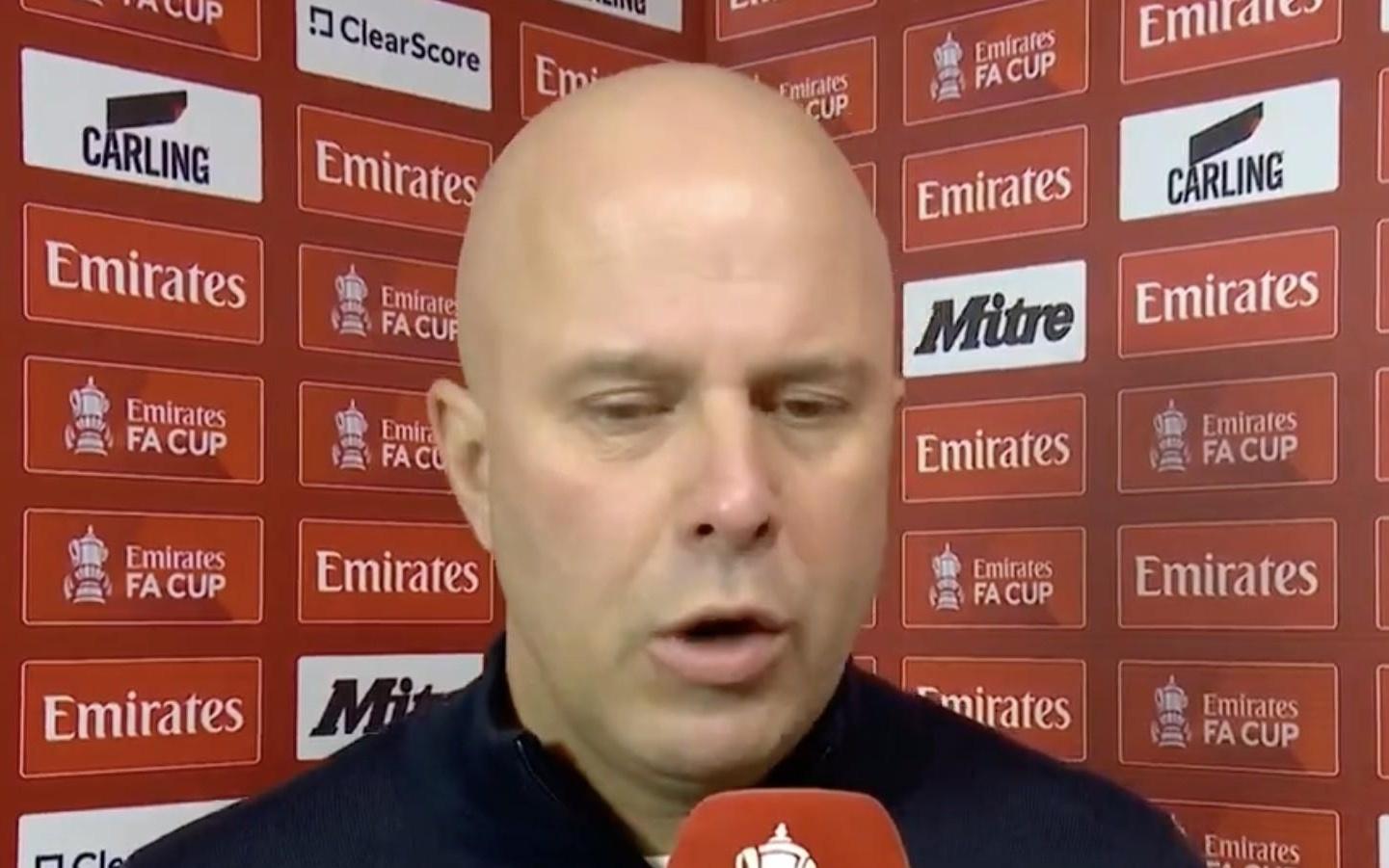 对方主帅说索博不尊重斯洛特：我有自己的看法，但不在这说