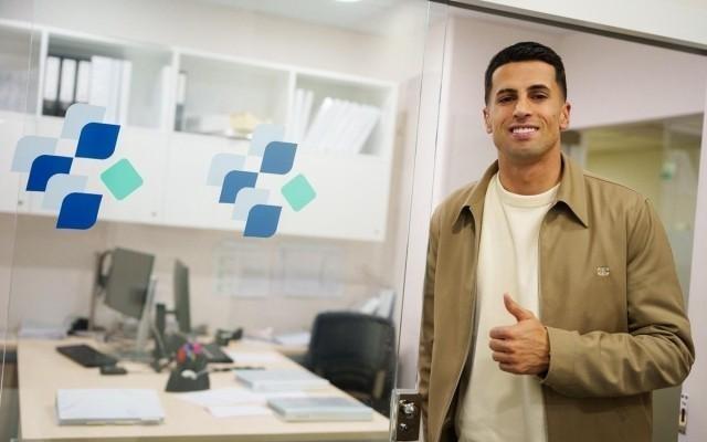 官方：坎塞洛今日加盟巴萨