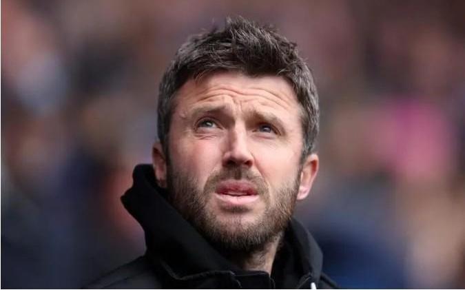 ESPN：曼联的中场目标现在无法转会，因