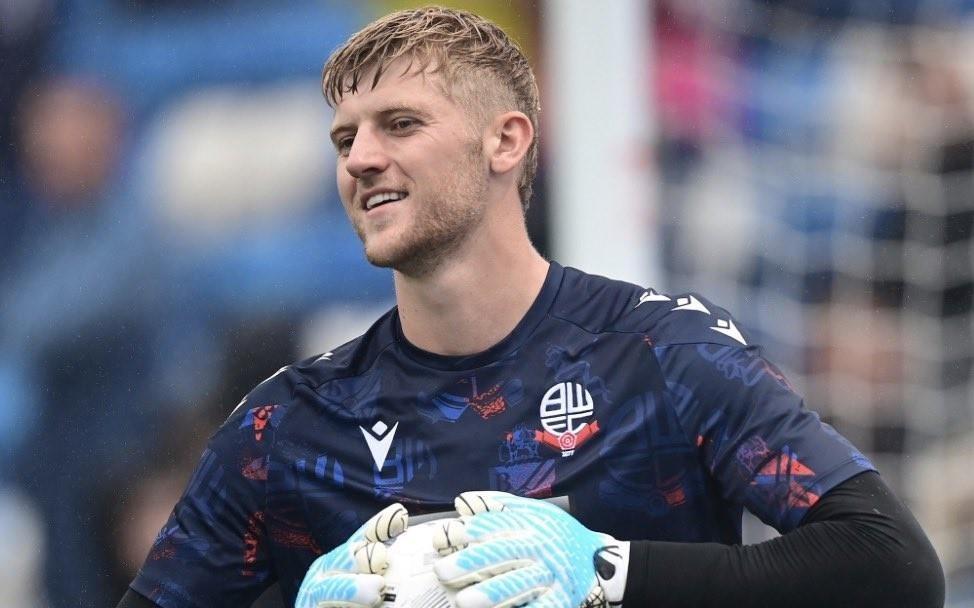 跟队：切尔西将召回外租门将沙曼洛，考虑让他留队