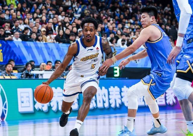 CBA排名大乱！广厦稳居第1，广东惨遭40分大败，山东逆袭反超北京