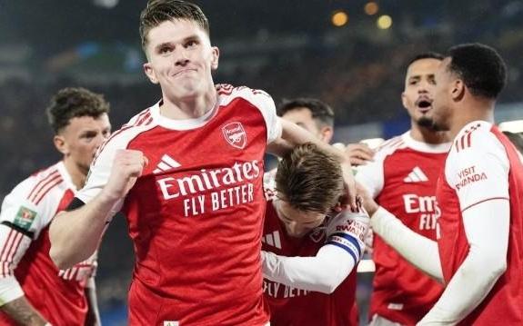 小雷：这是哲凯赖什的美妙夜晚比赛本该早早失去悬念