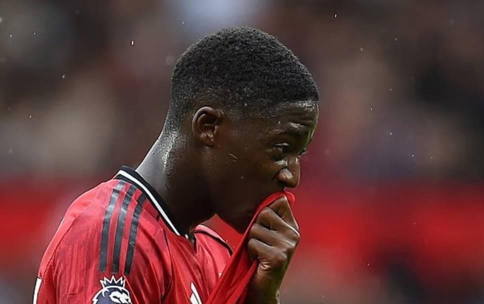 罗马诺：梅努前往那不勒斯的可能性已经很低，转会没有进展