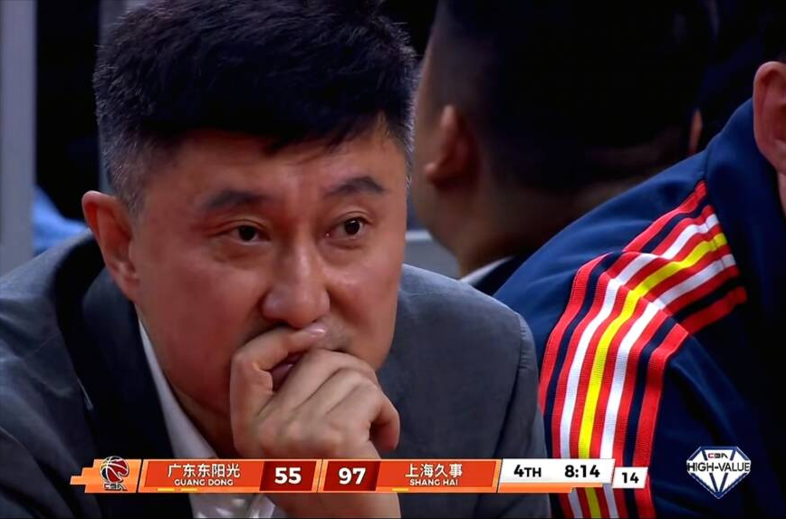 广东队为何40分惨败媒体人说出原因，这2人真的难堪大用