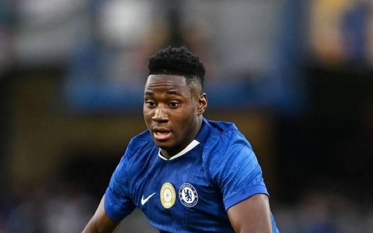 名记:博纳诺特离队后,埃苏戈将顶替其在欧冠名单中的位置