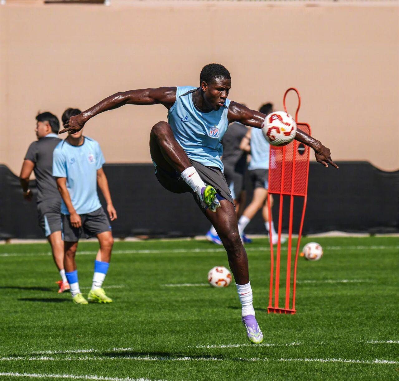 中超热身赛：申花首战战平，新援盖伊登场，英博逆转泰山取3连胜