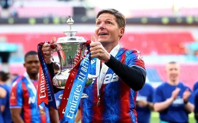 英超黑马一夜崩盘！25岁队长转投曼城主帅宣布赛季末走人