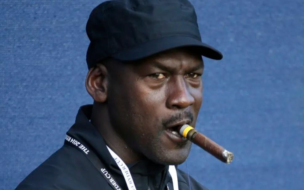 4000万美元一场！这才是篮球之神，詹姆斯还不行