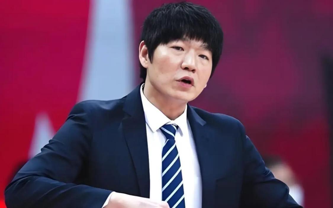 CBA再开重磅罚单，老实人邱彪被坑了，官方连续偏袒裁判惹争议