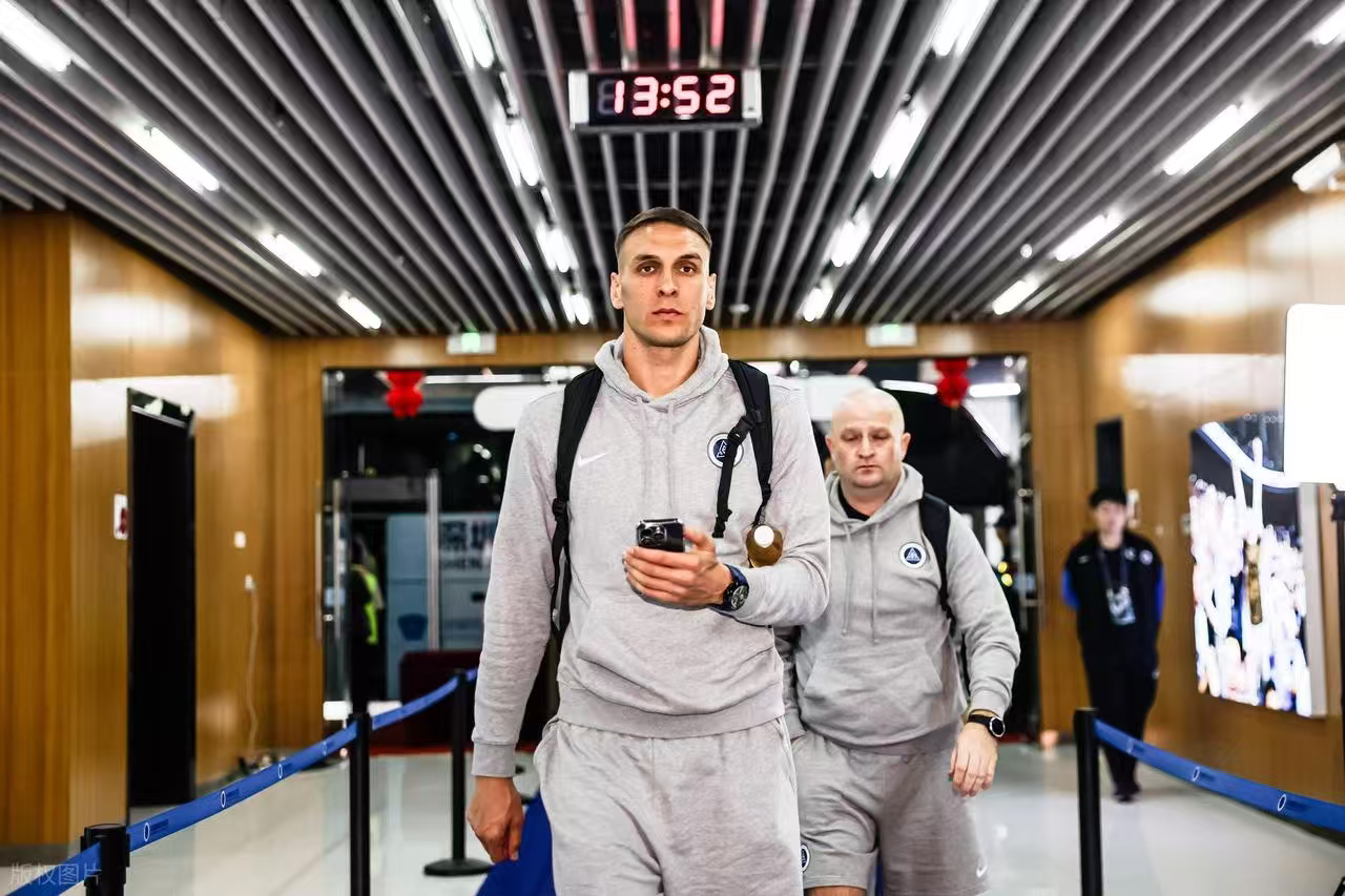 杜加利奇拒绝多家中超俱乐部邀请，加盟中甲球队，引发热议