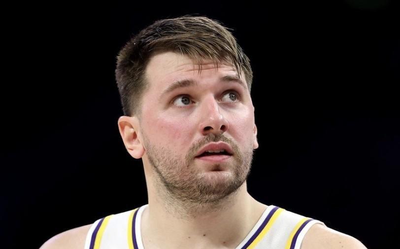 荣膺全明星票王，东契奇：感谢为我投票的球迷，这是莫大的荣誉