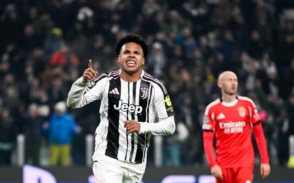 麦肯尼谈欧冠连续进球：教练注入了信心，全队像家人一样团结