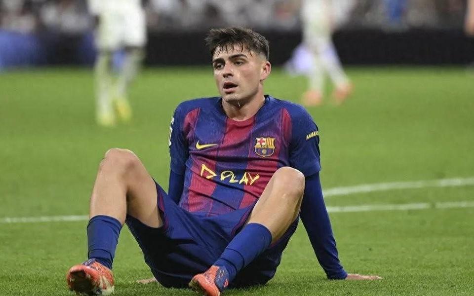 欧冠：铁打核心受伤，巴萨赢球却付出沉