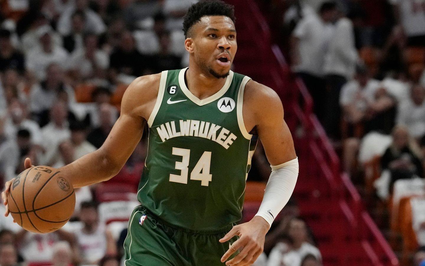 记者：字母哥跟雄鹿就像早晚离婚的夫