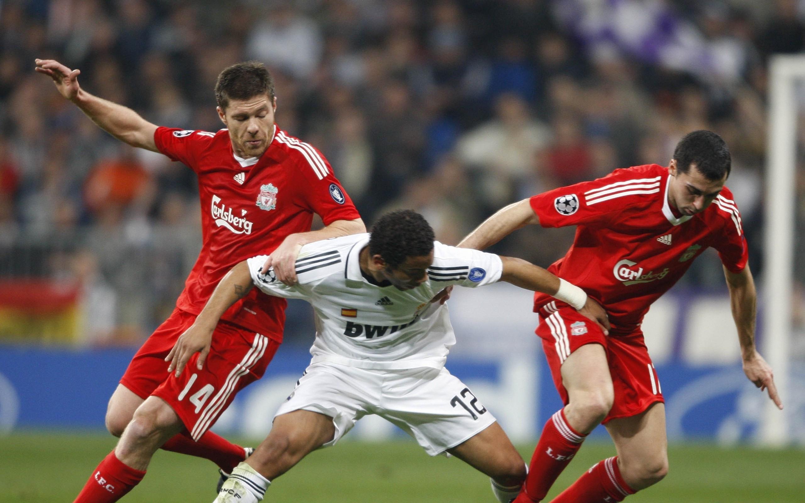 卡拉格:阿韦洛亚球员时代不算顶级,但他对自己实力认识不足