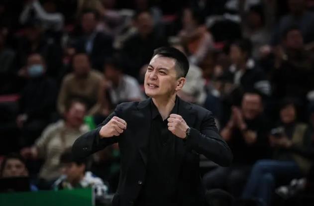 三连败!辽篮已到悬崖边三连冠掩盖核心问题杨鸣面临无米之炊