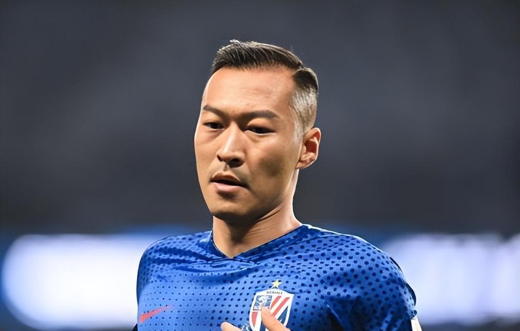 吴曦在申花热身赛爆发进球，用世界波