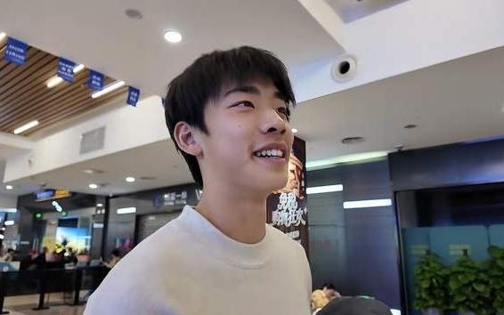 刘祝润在海港踢主力罗竞+杨铭锐争大连左路首发朱鹏宇1年三连跳