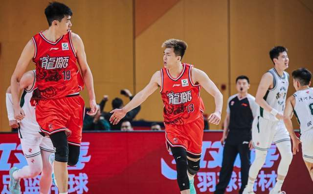 CBA积分榜最新排名！上海大胜反超广