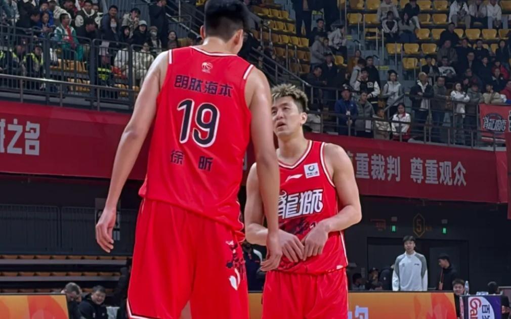 狂砍24分14篮板!郭艾伦复出,最大受益人是他!