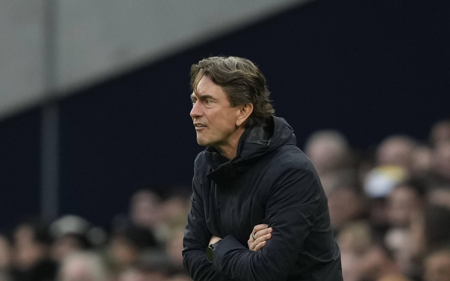 电讯报：艰难战平降级区球队伯恩利，弗兰克帅位已岌岌可危