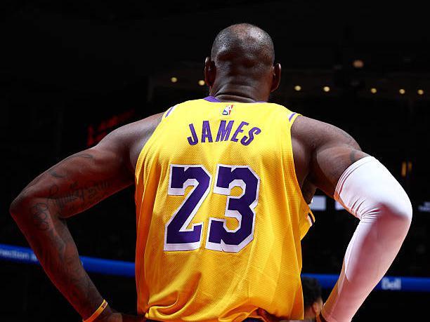 科比前队友：球员都想掌控命运！但历史上只有詹姆斯能真正做到！