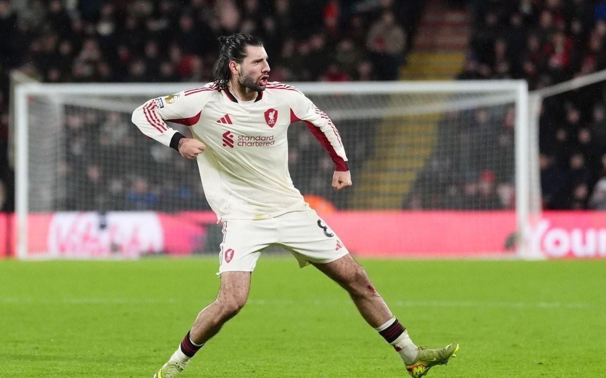 索博斯洛伊本赛季禁区外打入5球,与福登并列英超球员最多