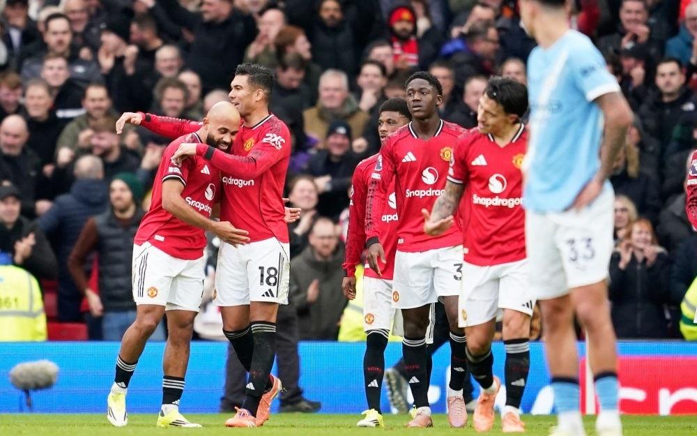 英超“天崩开局”顺风顺水，红魔两连胜，卡里克能逆天改命吗