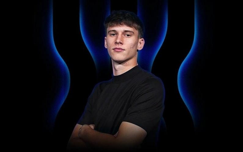 官方：国米签下18岁克罗地亚后卫亚基