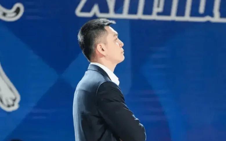 溃败新疆杨鸣发布会直指外援实力问