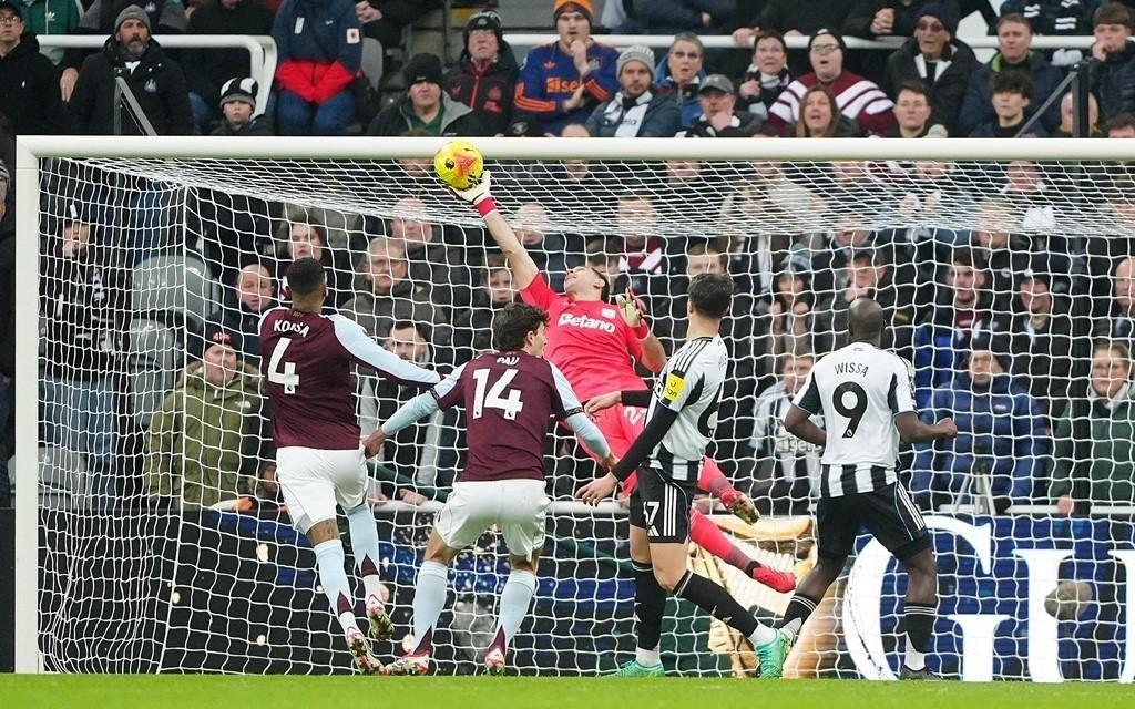 献神扑，大马丁在维拉生涯英超200场里程碑零封纽卡