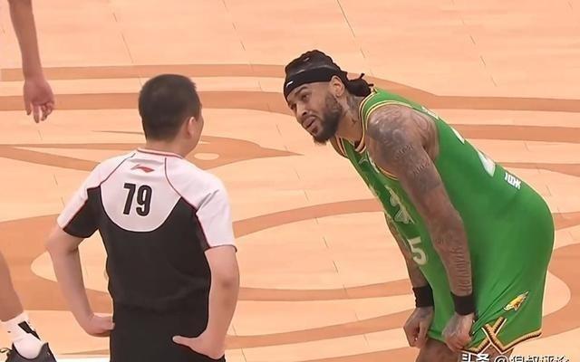 4连败跌出季后赛区域排名！杨鸣：每到单外援时我们都会有些问题