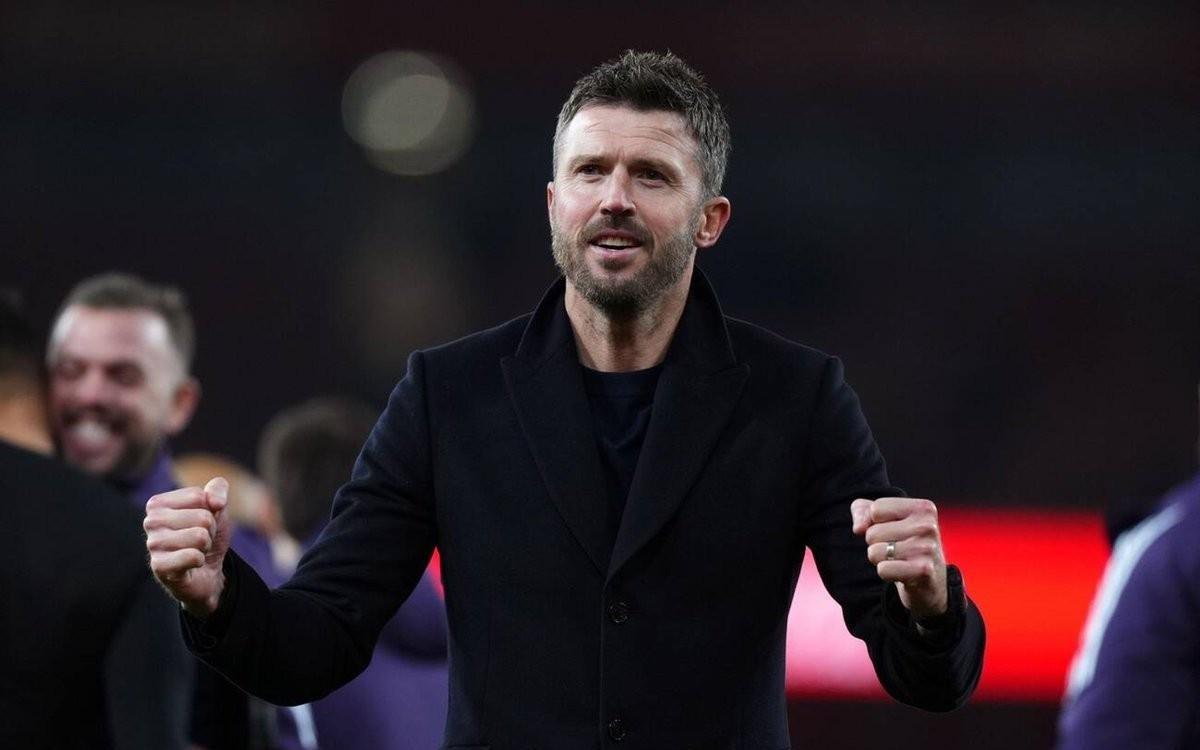 自2010年2月以来，曼联是首支英超两连胜且击败前二名的球队