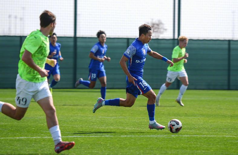 065411！中超三雄疯狂一日！海港被虐惨