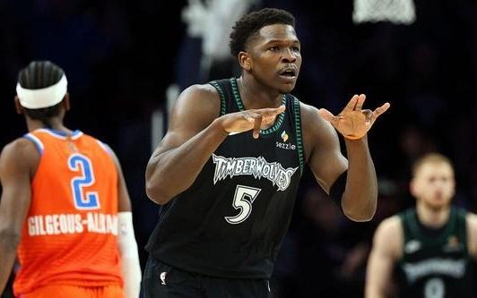 爱德华兹26+5+5亚历山大30+6+8森林